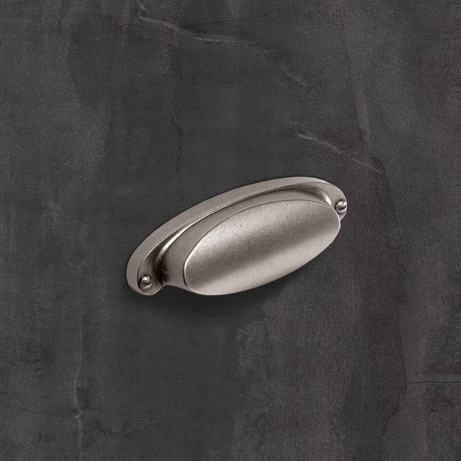 Schelpgreep Lorica, boorafstand 64, L 100 mm, B 33 mm, H 22 mm, tinkleurig