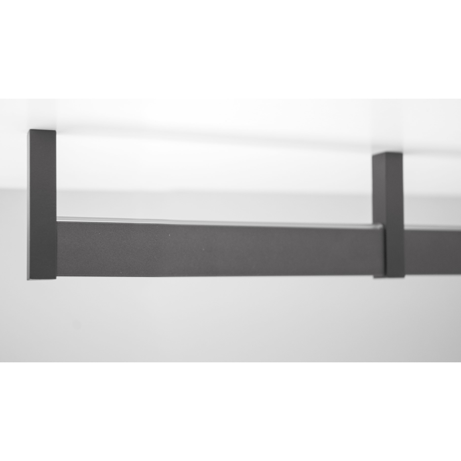 Kastbaar rechth. linear alu zwart 10x30x2500mm met plastic profiel