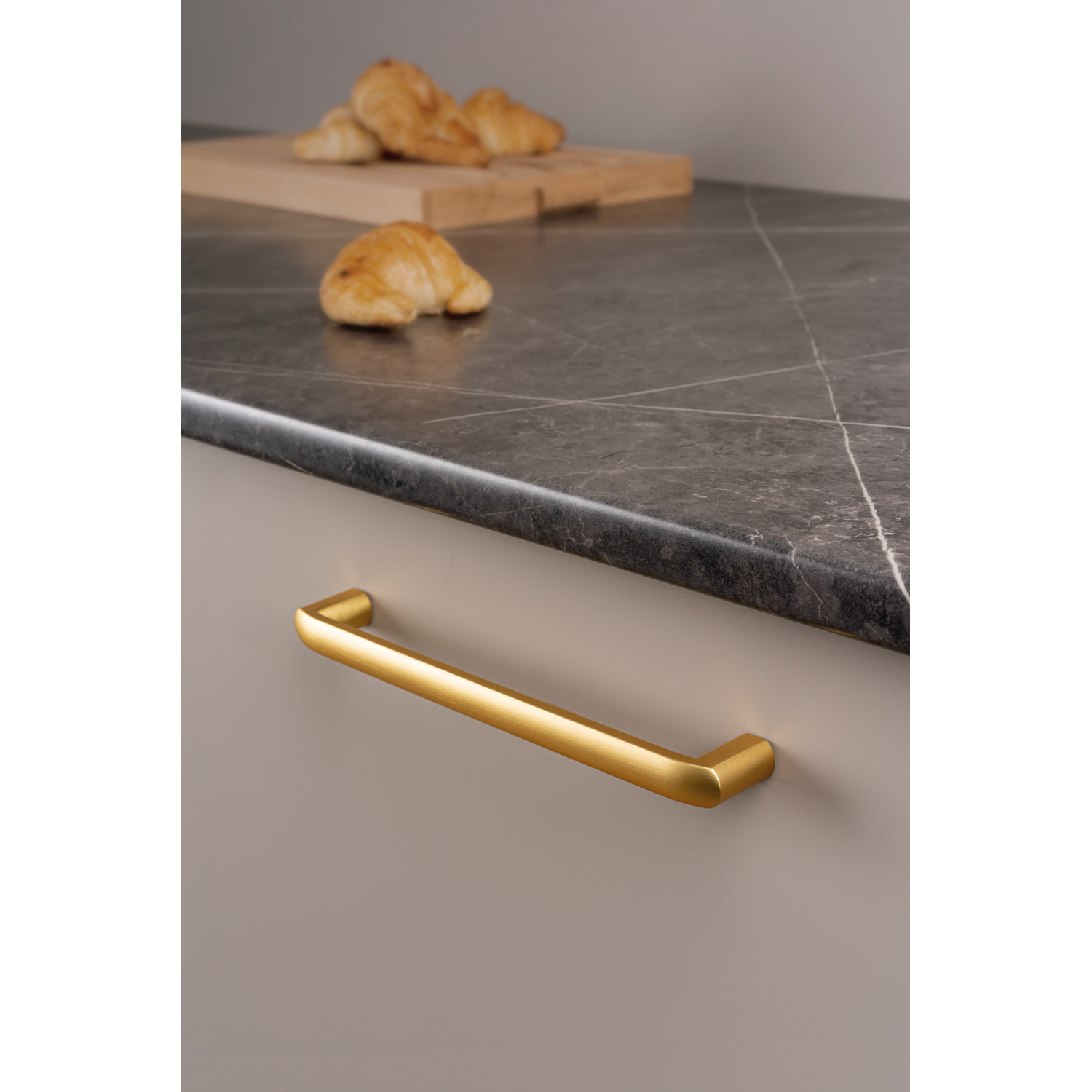 Greep roma ba320 l335 zamak geborsteld goud