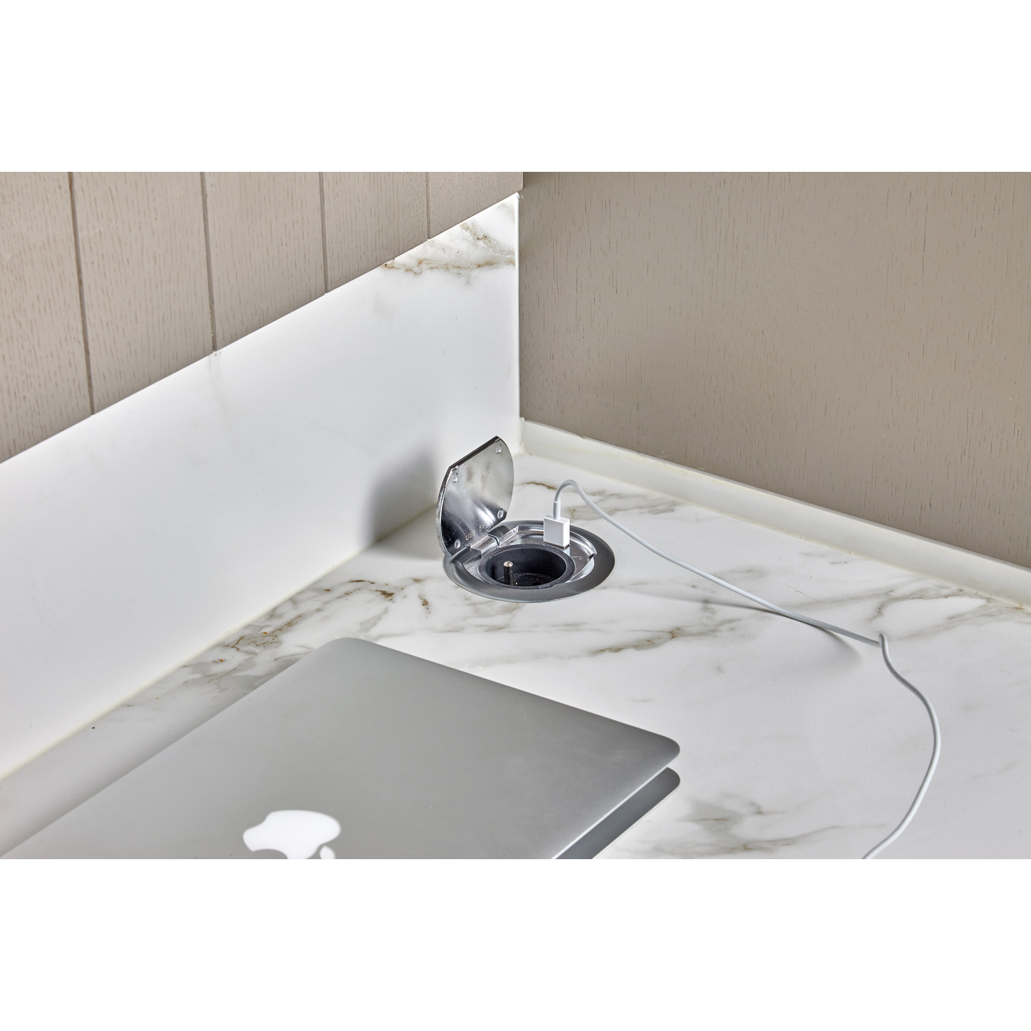 Ring d-nl-l 1 stopcontact + 1 usb wit