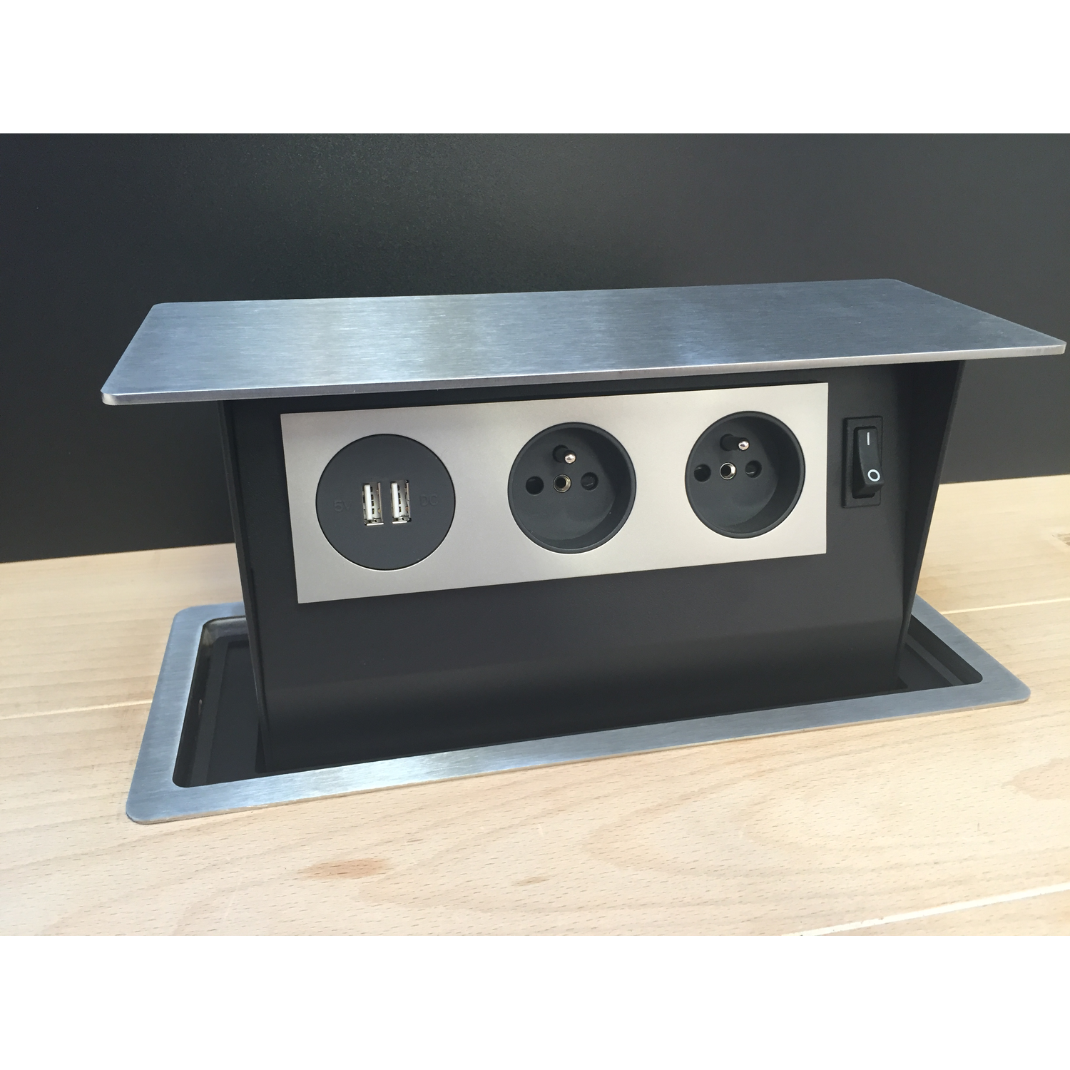 S-box rvs b-f (2 st + 2 usb a/c 25w)