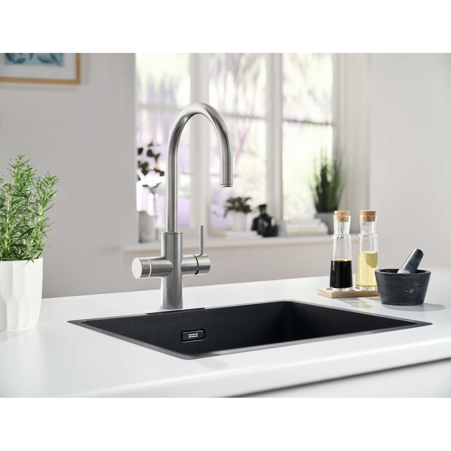 Mythos Water Hub 5 in 1 - Zwenkbare kraan / Zijhendel / RVS