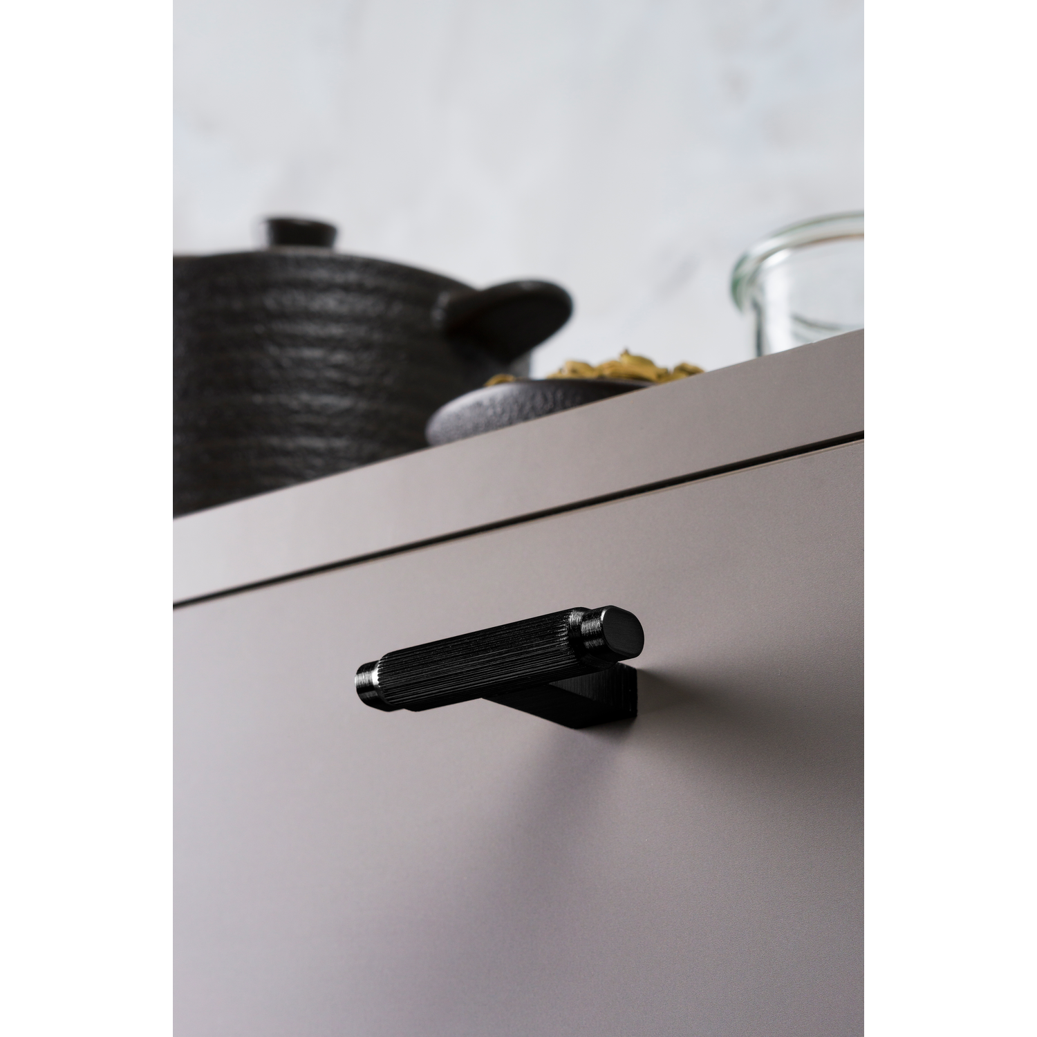 T-knop BROOKLYN L55 aluminium geborsteld messing cava