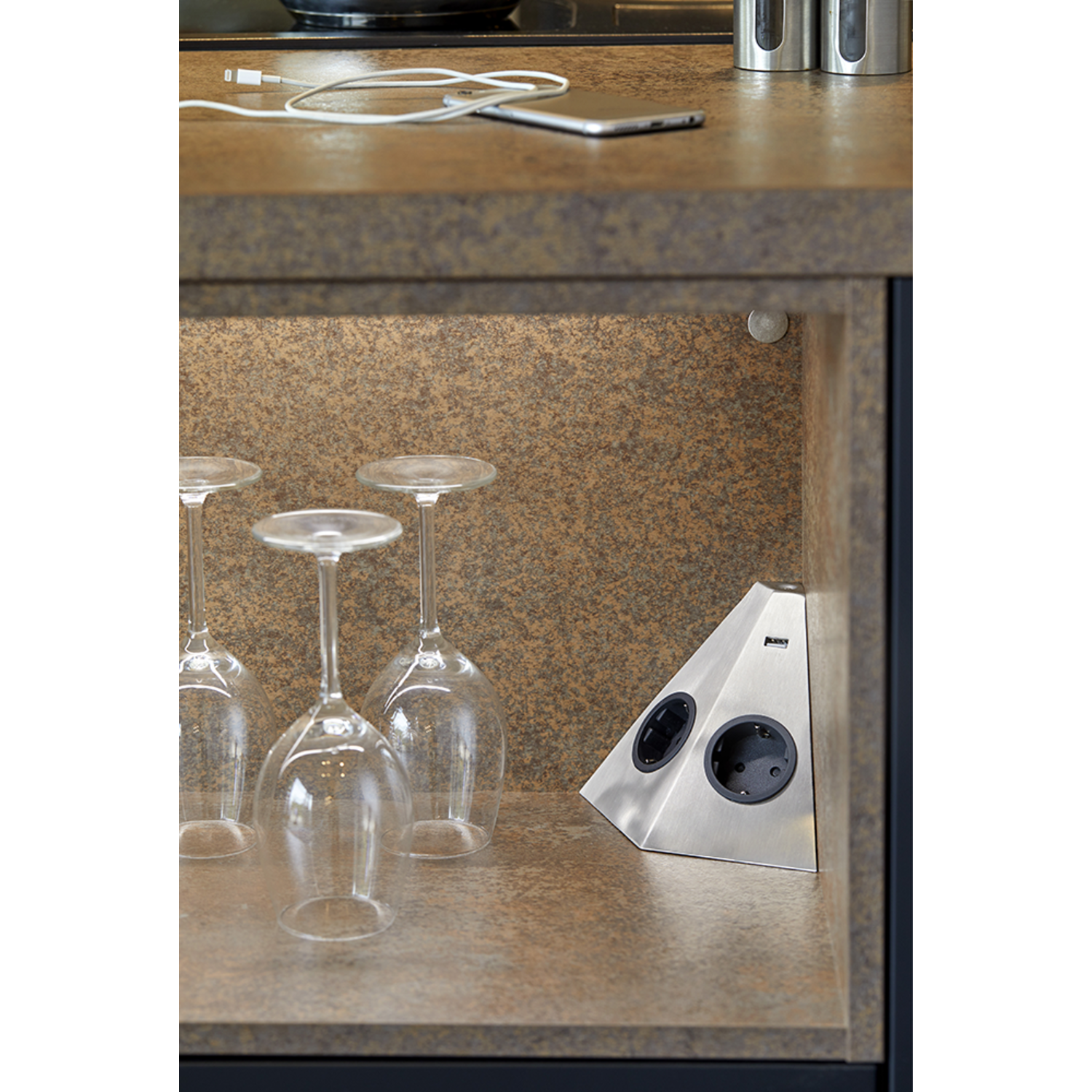 Tetra hoek rvs b-f 2 stopcontacten+1 usb