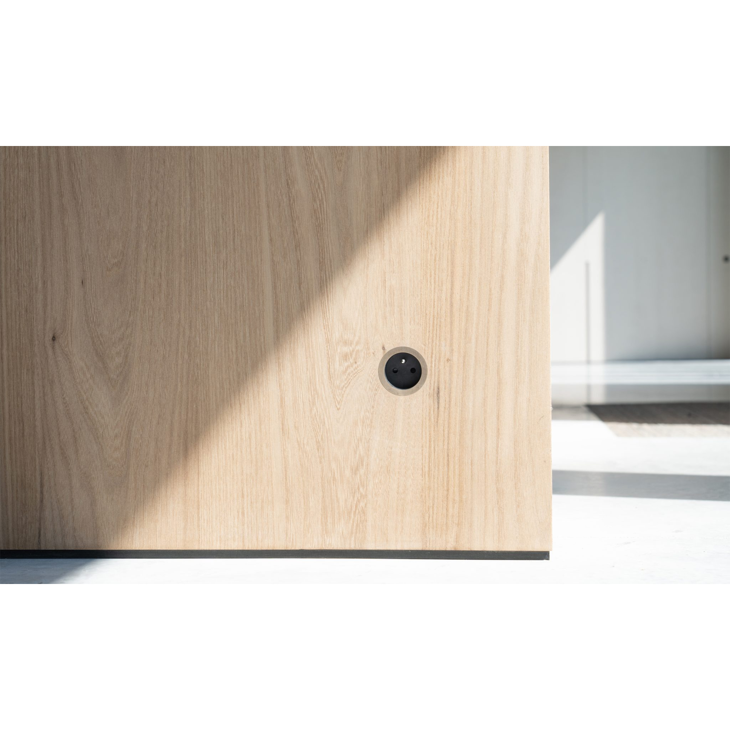 Rond 2.0 - multifit stopcontact nl-d dbrons/zwart